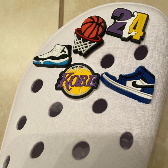 Kobe Bryant Lakers Nike Basketball Set of 5 Shoe Charms NEW IN PACKAGE - Picture 4 of 4